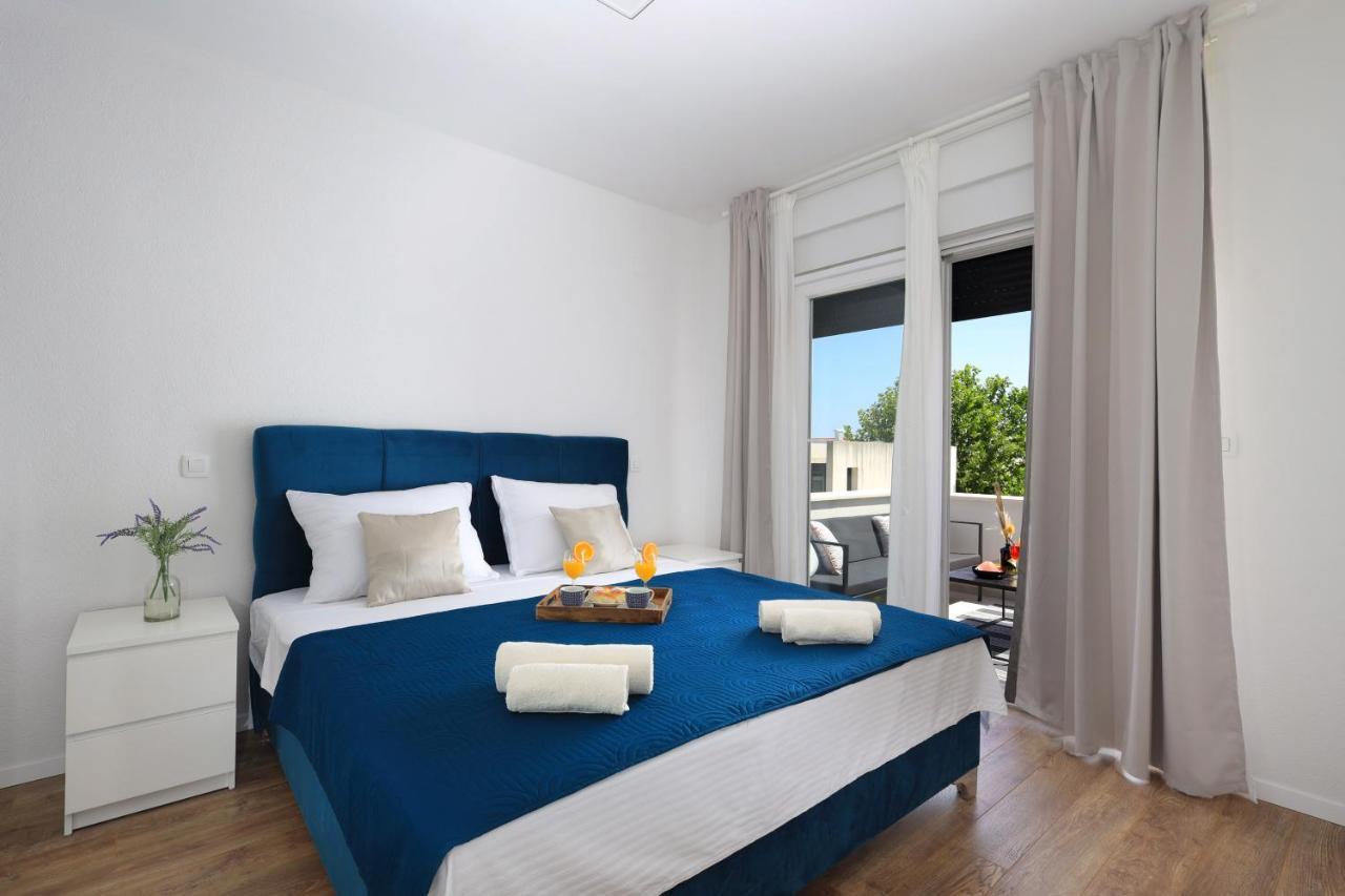 Bonaca Apartments With Terrace And Private Parking Kaštela Esterno foto