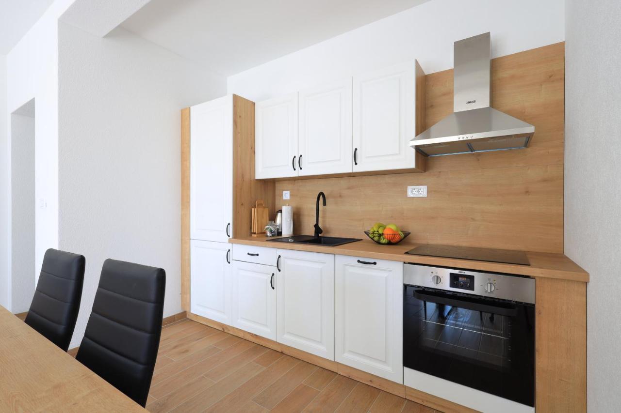 Bonaca Apartments With Terrace And Private Parking Kaštela Esterno foto