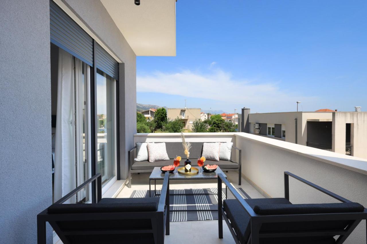Bonaca Apartments With Terrace And Private Parking Kaštela Esterno foto