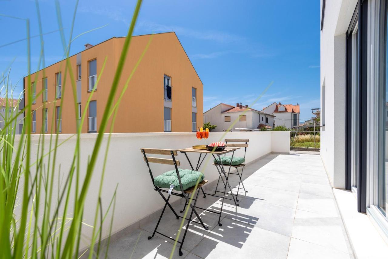 Bonaca Apartments With Terrace And Private Parking Kaštela Esterno foto